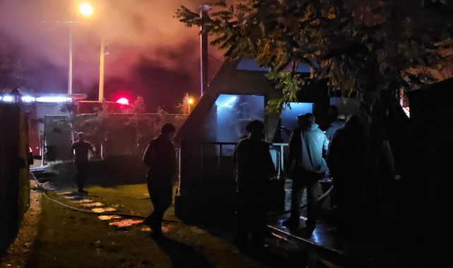Sapanca’da bungalov ev alevlere teslim oldu
