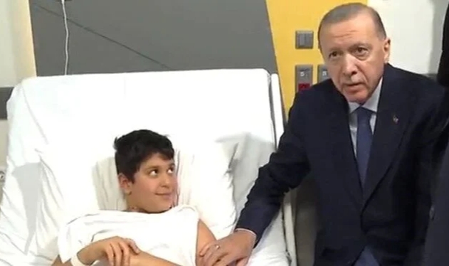 Şehir Hastanesi'nde tedavi gören çocuklara ziyaret
