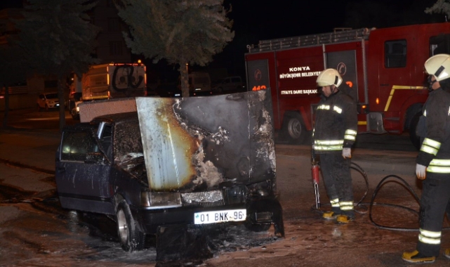 Seyir halindeki otomobil alev alev yandı