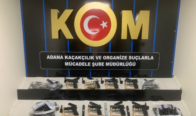 Silah üretimi yapılan iki eve baskın