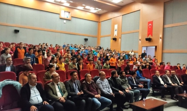 Sinop’ta bilim söyleşisi düzenlendi