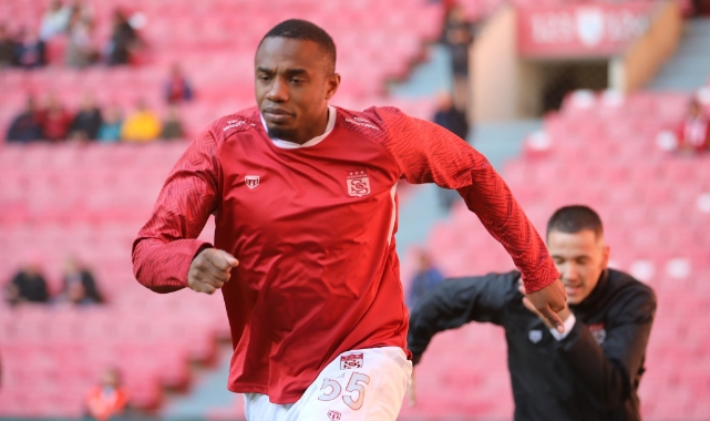 Sivasspor’a kötü haber! O isme kırmızı kart