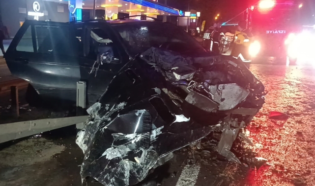 Takla atan otomobil 300 metre sürüklendi! Sürücü kaçtı