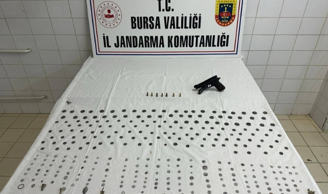 Tarihi eser kaçakçıları jandarma tarafından yakalandı