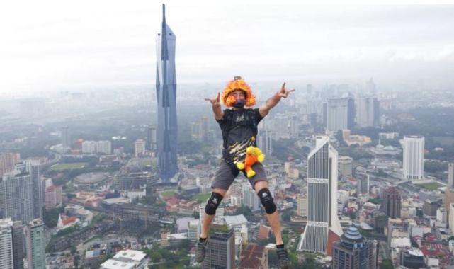 Tayland'da gökdelenden atlayan İngiliz 'base jumper' paraşütü açılmayınca yere çakıldı