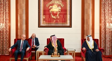 TBMM Başkanı Kurtulmuş, Bahreyn Kralı Al Khalifa ile görüştü