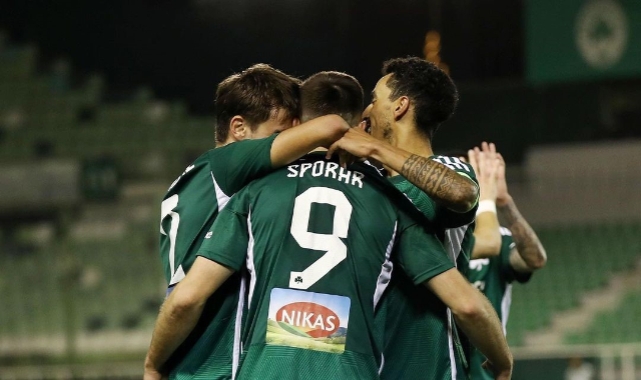 Terim'li Panathinaikos liderliğe yükseldi