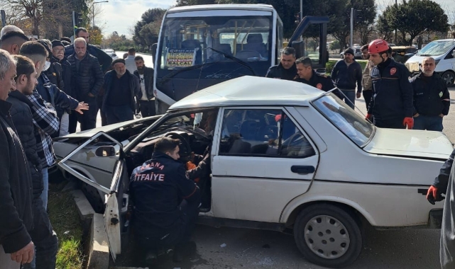 Tofaş ile midibüs çarpıştı: 9 yaralı!