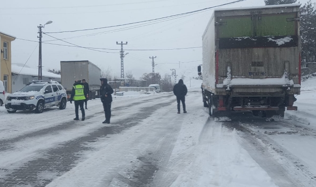 Tunceli kara teslim! Köy yolları ulaşıma kapandı