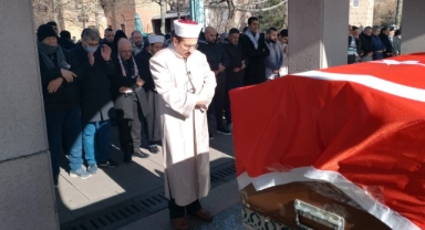 Türkiye’de tedavi gördükleri hastanede hayatını kaybeden 2 Filistinli son yolculuğuna uğurlandı