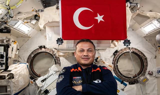 Türkiye'nin ilk astronotu, uzaydan Samsun'a bağlandı