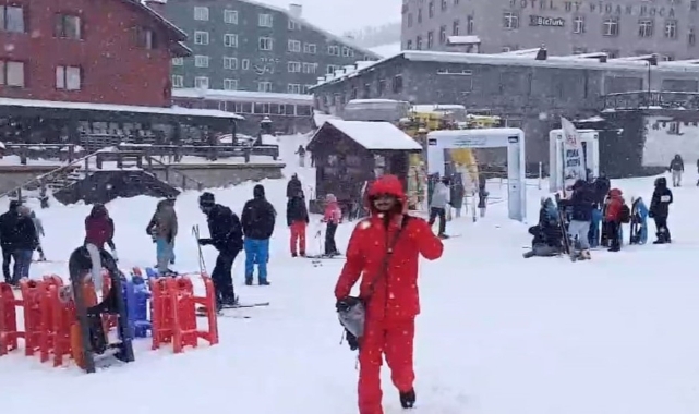 Uludağ'da beklenen kar yağışı başladı