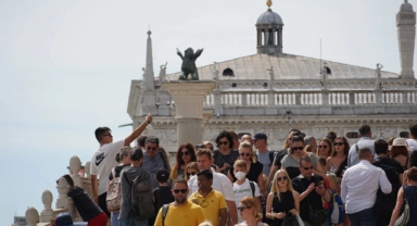 Venedik'te turistlere yeni önlem