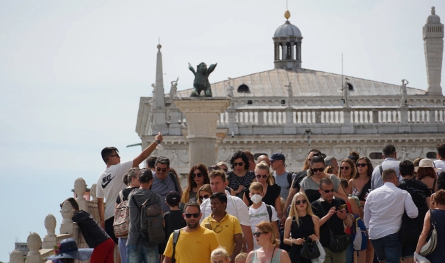Venedik'te turistlere yeni önlem