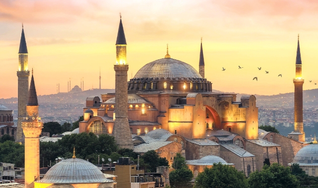 Yabancı turistler için Ayasofya giriş ücreti açıklandı