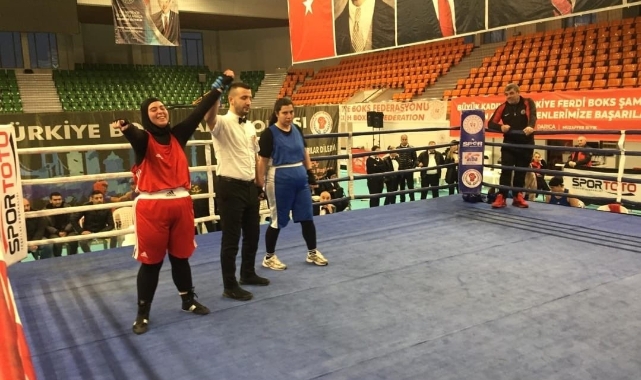 Yalovalı Aleyna boksta Türkiye üçüncüsü oldu