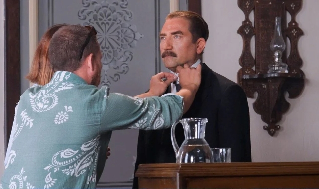 Yiğit Özşener'in Atatürk makyajı 5 saat sürdü