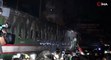 Yolcu treni kundaklandı! Çok sayıda ölü var