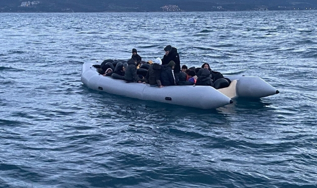 Yunan unsurlarınca ölüme terk edilen 37 kaçak göçmen kurtarıldı