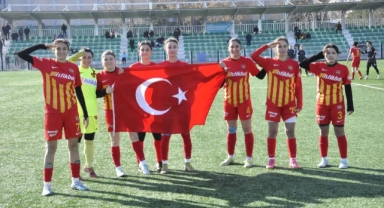 Zeynep Bilir’den gol sonrası asker selamı