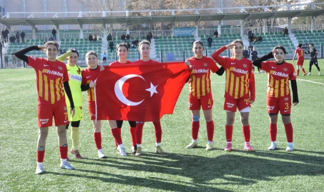 Zeynep Bilir’den gol sonrası asker selamı