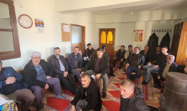 Ziraat mühendisleri çiftçileri bilgilendirdi