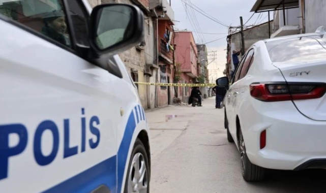 Adana'da babası tarafından bıçaklanan genç kız öldü