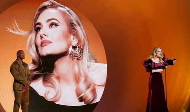 Adele Avrupa'ya geliyor