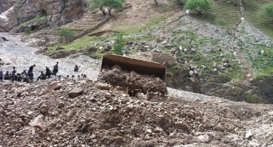 Afganistan'da heyelan ve çığda en az 27 kişi öldü