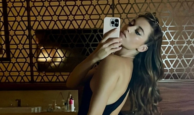 Afra Saraçoğlu'dan yeni pozlar