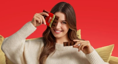 Afra Saraçoğlu reklam yüzü oldu