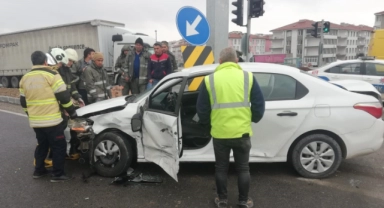 'Akıllı kavşak'ta kaza! 4 yaralı