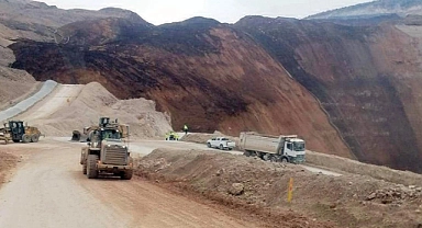Altın madeninde toprak kayması!