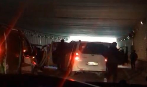 Asker eğlencesinde yolu kapatıp havaya ateş açtılar