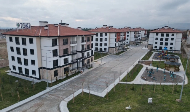 Asrın felaketinin yaraları, asrın birlikteliği ile sarılıyor
