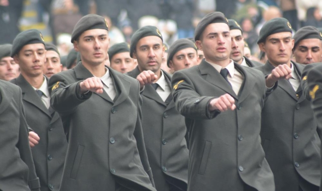 Astsubaylar mezun oldu