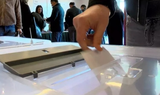Azerbaycan'da oy verme işlemi sona erdi