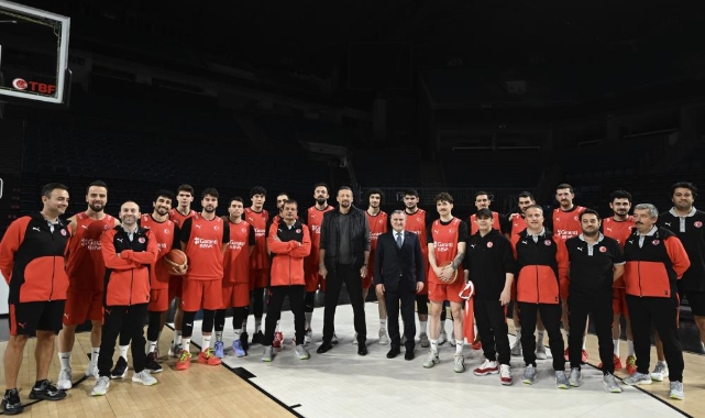 Bakan Bak'tan, A Milli Erkek Basketbol Takımı'na ziyaret