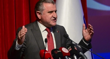 Bakan Bak'tan milli haltercilere tebrik