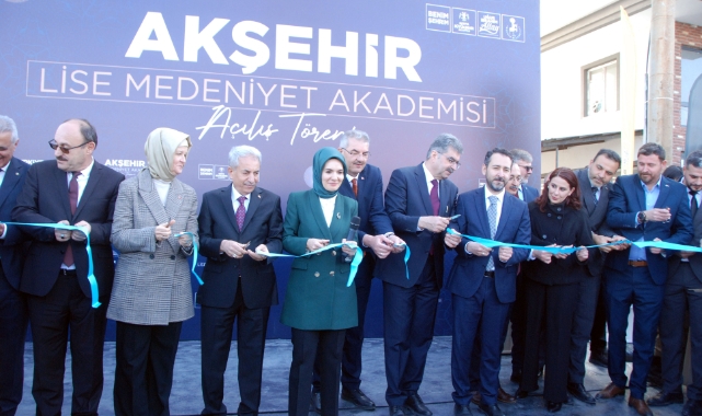 Bakan Göktaş, Akşehir’de Lise Medeniyet Akademisi açılışını yaptı