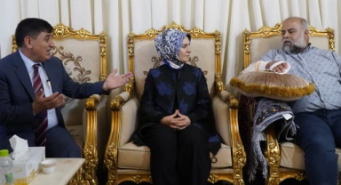 Bakan Göktaş'tan Gazzeli gazeteciye taziye ziyareti