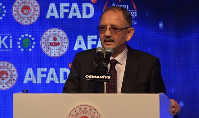 Bakan Özhaseki: Depremzede vatandaşlarımızın tamamı evlerine oturana kadar buradayız