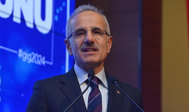 Bakan Uraloğlu'ndan 'Dijital dünya' uyarısı!