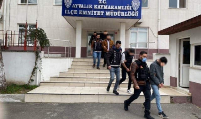 Balıkesir Ayvalık'ta 7 bin 194 adet uyuşturucu hap ele geçirdi