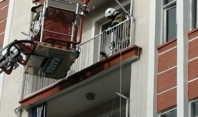 Balkona bırakılan soba kovası yangına sebep oldu