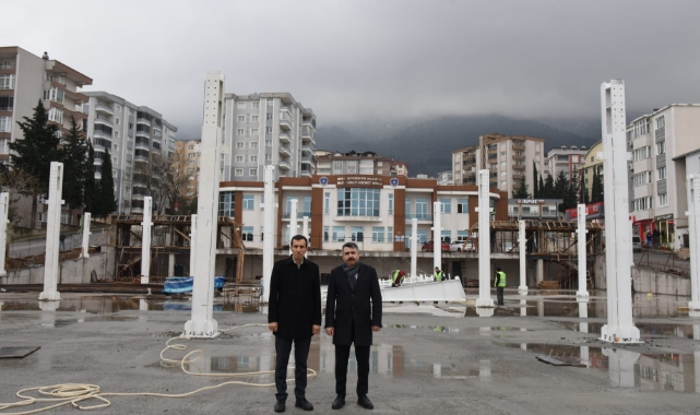 Başkan Yılmaz Bağlaraltı pazar yerini inceledi