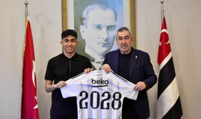 Beşiktaş, Arda Berk Özüarap ile profesyonel sözleşme imzaladı