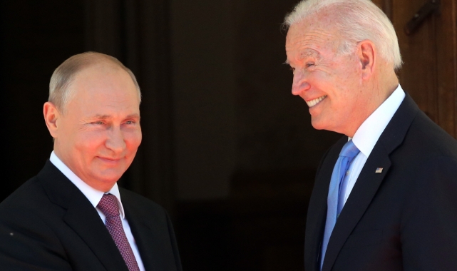 Biden açtı ağzını yumdu gözünü!