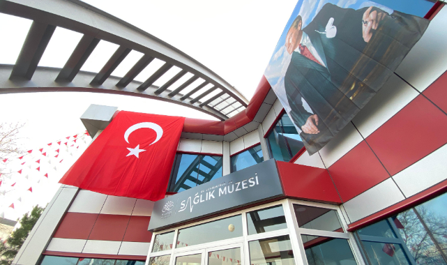 Bursa'da Dr. Ceyhun İrgil Sağlık Müzesi Özgür Özel'in katılımıyla açıldı