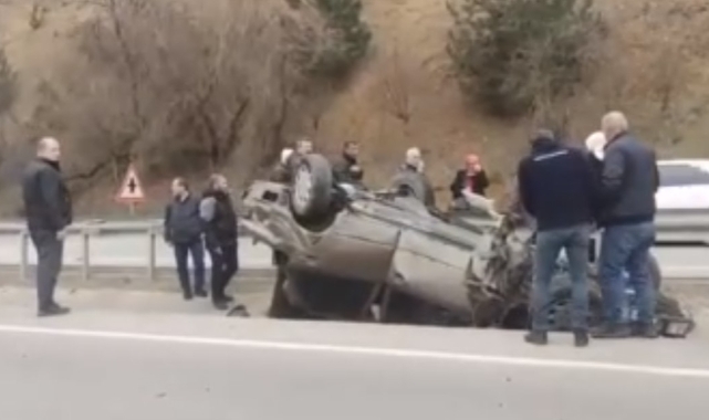 Bursa'da kontrolden çıkan otomobil takla attı: 2 yaralı!